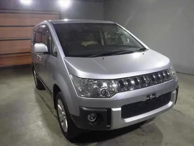 Mitsubishi DELICA D5