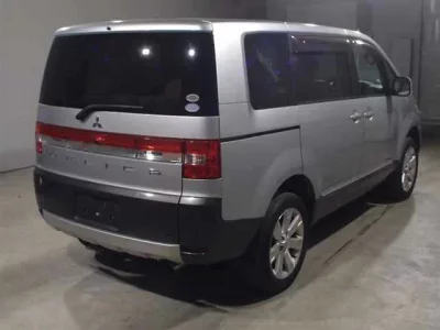 Mitsubishi DELICA D5