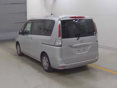 Nissan SERENA  с аукциона в Японии