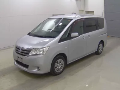 Nissan SERENA  с аукциона в Японии