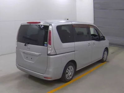 Nissan SERENA  с аукциона в Японии