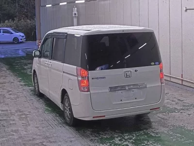 Honda STEP WAGON  с аукциона в Японии
