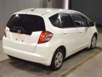 Honda FIT лот № 8551 оценка 3.5  с аукциона в Японии 4
