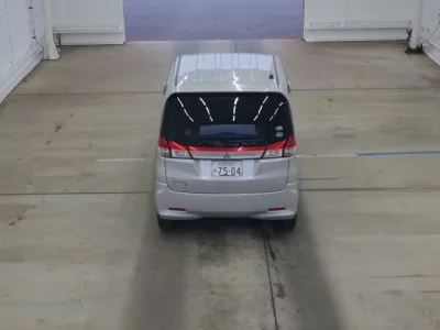 Mitsubishi DELICA D2