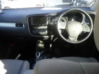 Mitsubishi OUTLANDER PHEV лот № 2161 оценка 3.5  с аукциона в Японии 2