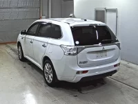 Mitsubishi OUTLANDER PHEV лот № 2161 оценка 3.5  с аукциона в Японии 1