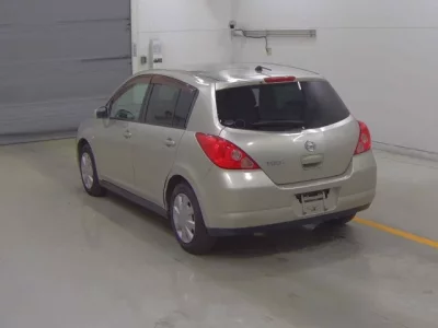 Nissan TIIDA  с аукциона в Японии