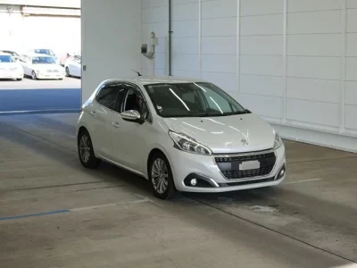 Peugeot 208  с аукциона в Японии