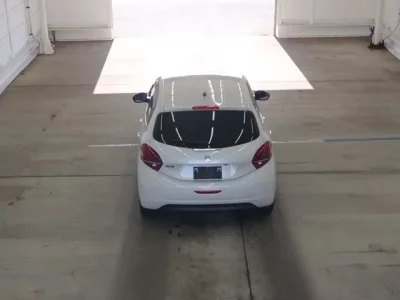 Peugeot 208  с аукциона в Японии