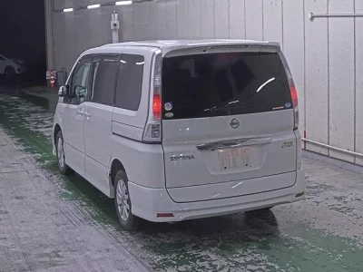 Nissan SERENA  с аукциона в Японии