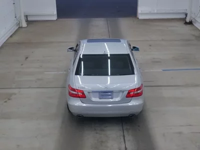 Mercedes-Benz E CLASS  с аукциона в Японии