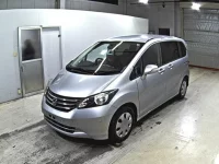 Honda FREED лот № 2201 оценка 4  с аукциона в Японии 3