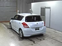 Suzuki SWIFT лот № 2209 оценка 3.5  с аукциона в Японии 1