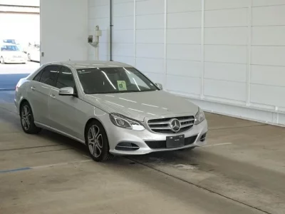 Mercedes-Benz E CLASS  с аукциона в Японии