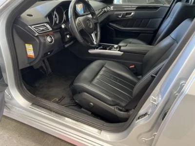 Mercedes-Benz E CLASS  с аукциона в Японии