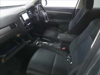 Mitsubishi OUTLANDER  с аукциона в Японии