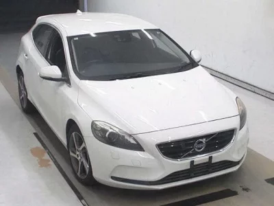 Volvo V40  с аукциона в Японии