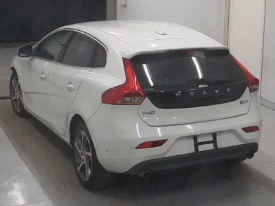 Volvo V40  с аукциона в Японии
