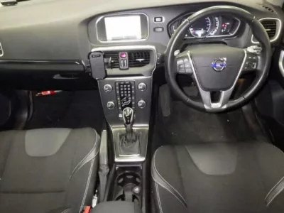 Volvo V40  с аукциона в Японии
