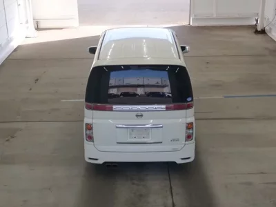 Nissan ELGRAND  с аукциона в Японии