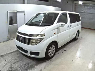 Nissan ELGRAND  с аукциона в Японии