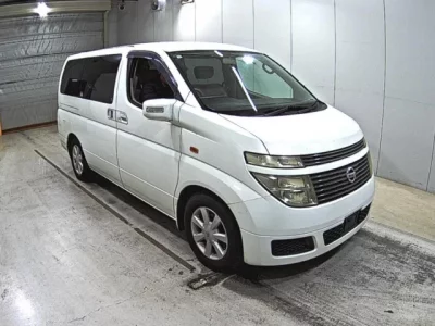 Nissan ELGRAND  с аукциона в Японии