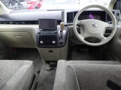 Nissan ELGRAND  с аукциона в Японии