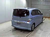 Honda FREED лот № 2264 оценка 4  с аукциона в Японии 4
