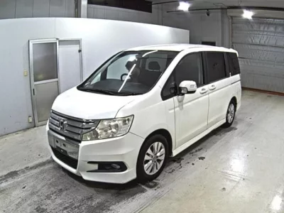 Honda STEP WAGON  с аукциона в Японии