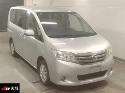 Nissan SERENA  с аукциона в Японии
