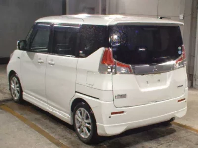 Mitsubishi DELICA D2  с аукциона в Японии
