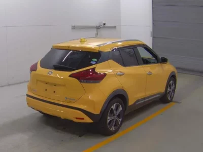 Nissan KIX  с аукциона в Японии