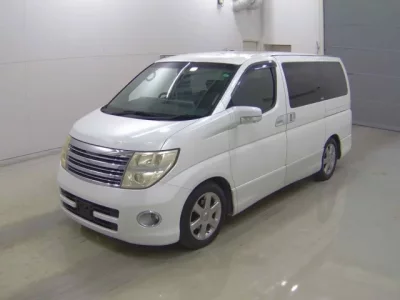 Nissan ELGRAND  с аукциона в Японии