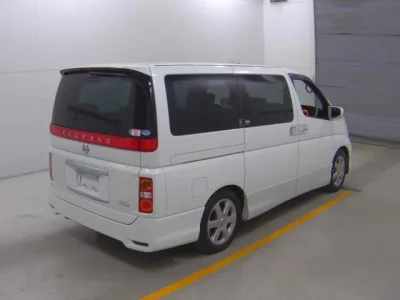 Nissan ELGRAND  с аукциона в Японии