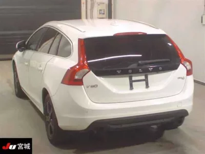 Volvo V60  с аукциона в Японии