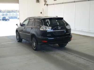 Toyota HARRIER  с аукциона в Японии