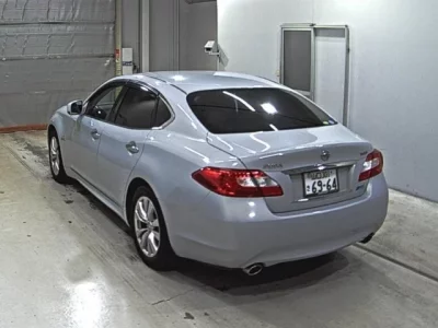 Nissan FUGA  с аукциона в Японии