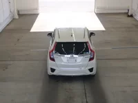 Honda FIT лот № 2277 оценка 3.5  с аукциона в Японии 2