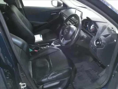 Mazda DEMIO  с аукциона в Японии