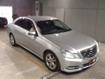 Mercedes-Benz E CLASS  с аукциона в Японии