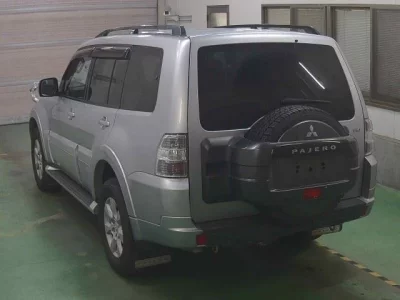 Mitsubishi PAJERO  с аукциона в Японии