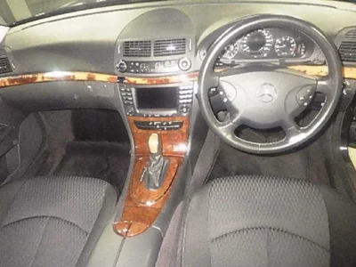 Mercedes-Benz E CLASS  с аукциона в Японии