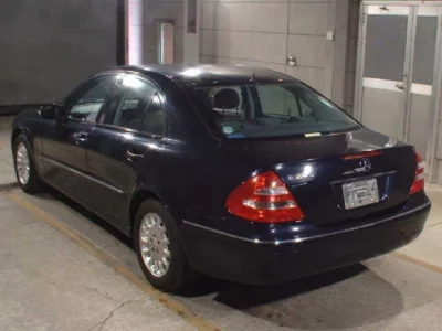 Mercedes-Benz E CLASS  с аукциона в Японии