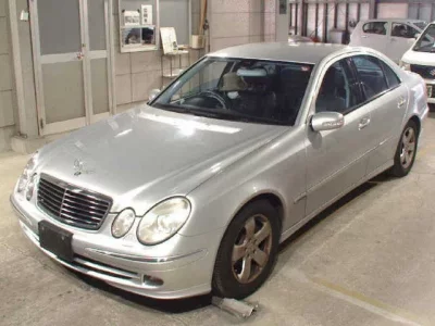 Mercedes-Benz E CLASS  с аукциона в Японии