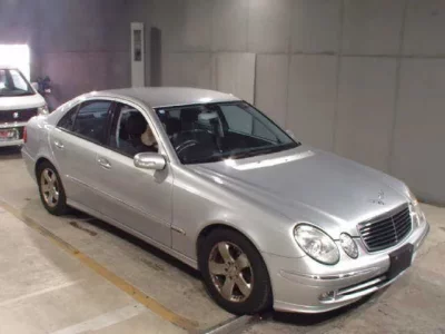 Mercedes-Benz E CLASS  с аукциона в Японии