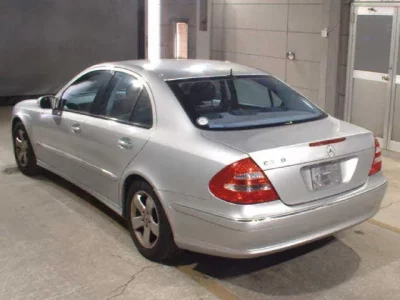 Mercedes-Benz E CLASS  с аукциона в Японии
