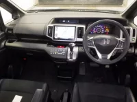 Honda STEP WAGON лот № 3034 оценка 4  с аукциона в Японии 2