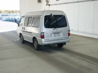 Mazda BONGO VAN лот № 2377 оценка 3  с аукциона в Японии 1