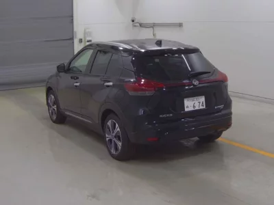 Nissan KIX  с аукциона в Японии