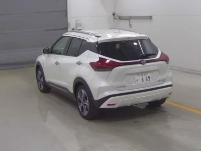 Nissan KIX  с аукциона в Японии